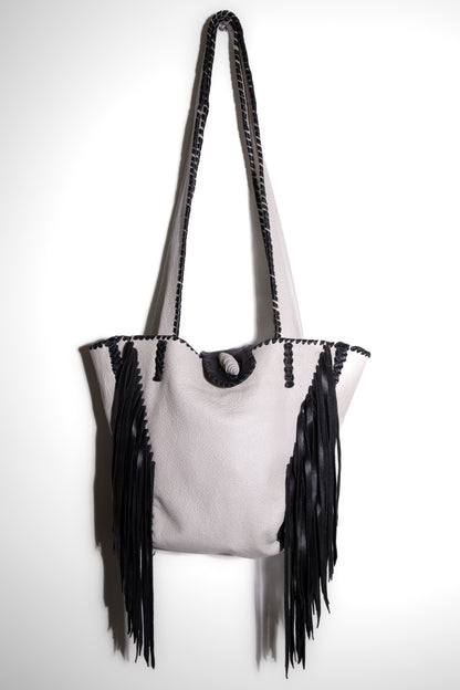 Bolsa de Piel de Ternero con Flecos